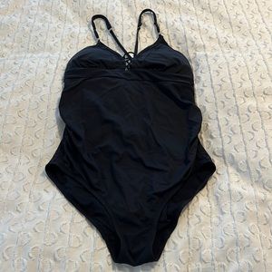 A Pea in the Pod black maternity swimsuit size small